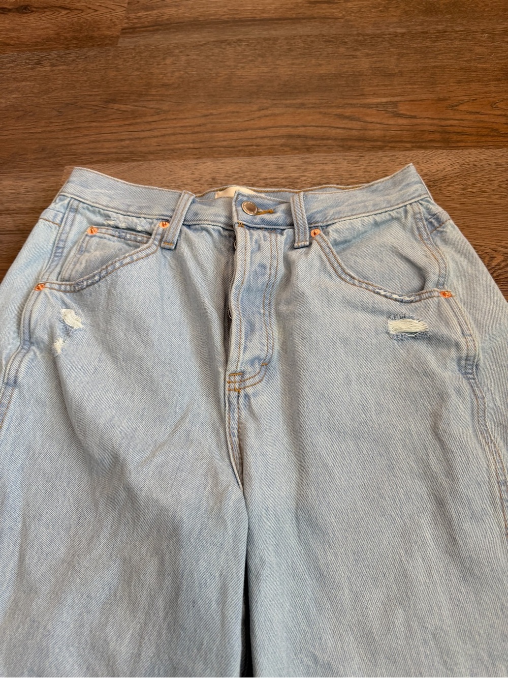 Universal Thread High-Rise Curved Leg Barrel Jeans Light Blue Raw Hem Size 4 - Picture 3 of 10